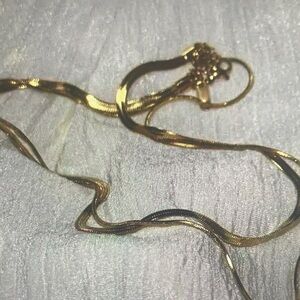 Elegant Gold Necklace